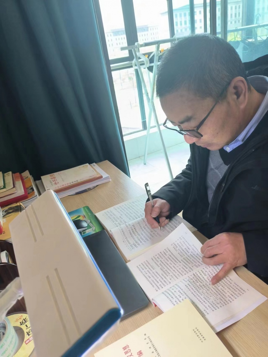 7、在宿舍堅持學(xué)習(xí)主題教育材料.jpg